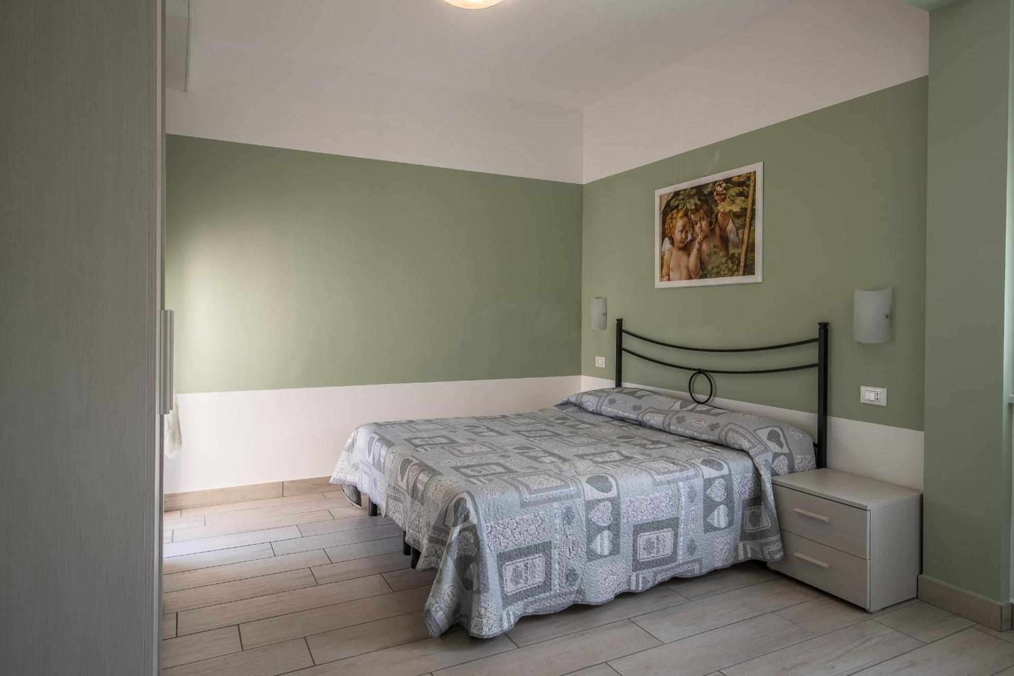 Appartamenti Residence Tulipano 西尔米奥奈 外观 照片