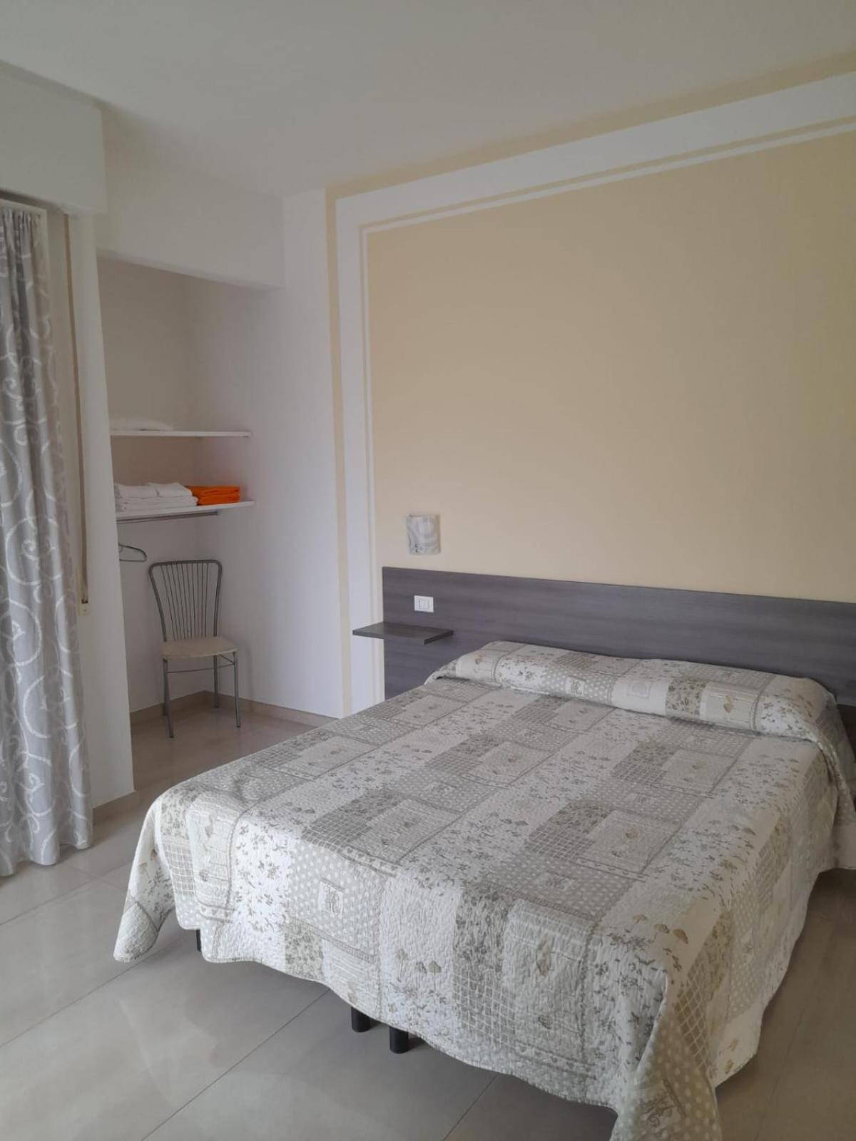 Appartamenti Residence Tulipano 西尔米奥奈 外观 照片