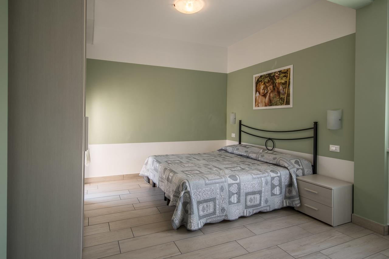 Appartamenti Residence Tulipano 西尔米奥奈 外观 照片