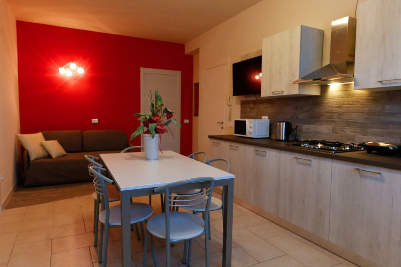 Appartamenti Residence Tulipano 西尔米奥奈 外观 照片