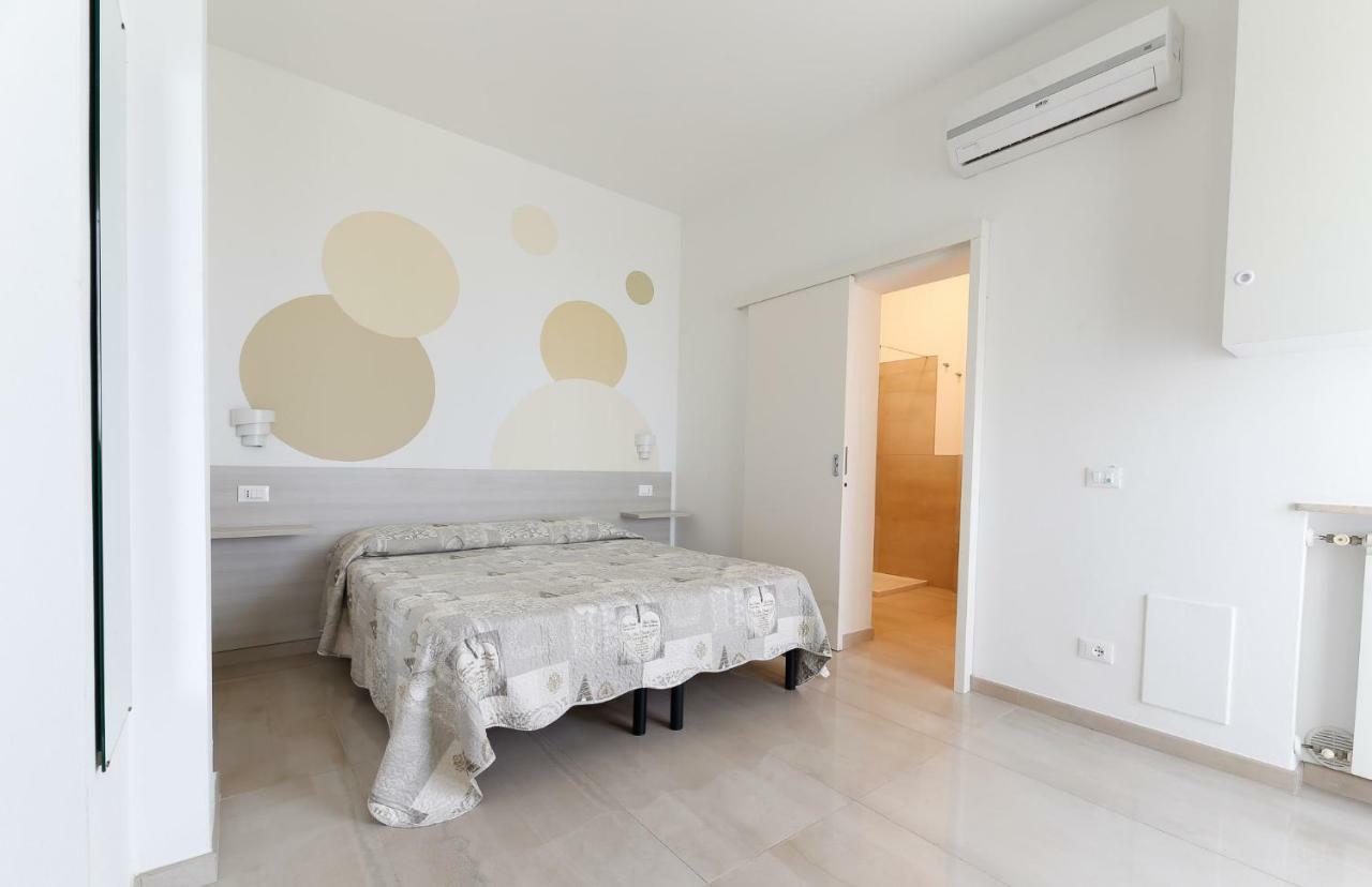 Appartamenti Residence Tulipano 西尔米奥奈 外观 照片