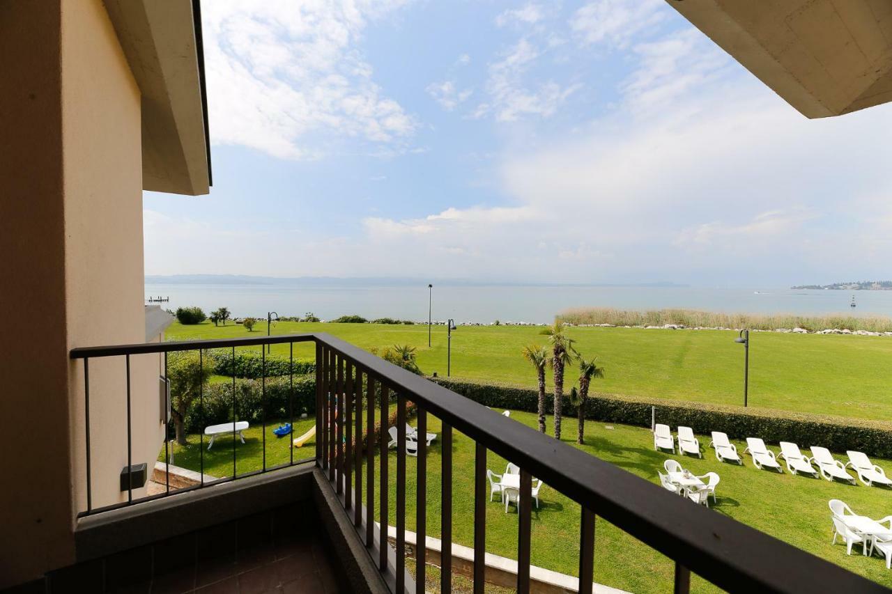 Appartamenti Residence Tulipano 西尔米奥奈 外观 照片